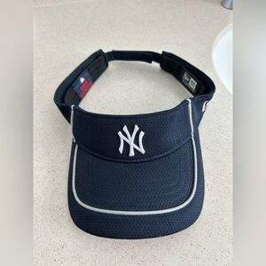NWOT Authentic New York Yankees Hat Visor